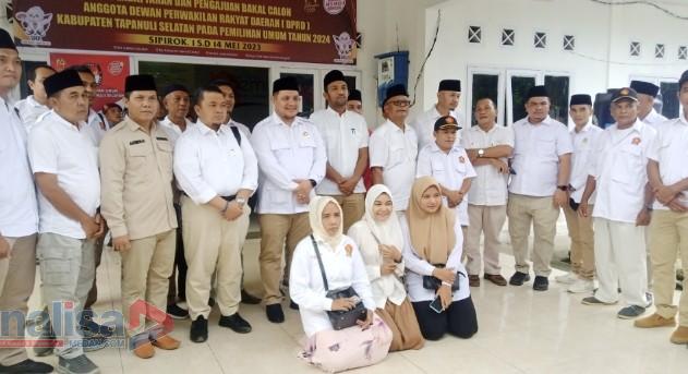 35 Caleg Gerindra Mendaftar ke KPU Tapsel,  Dolly Pasaribu: Caleg Petarung