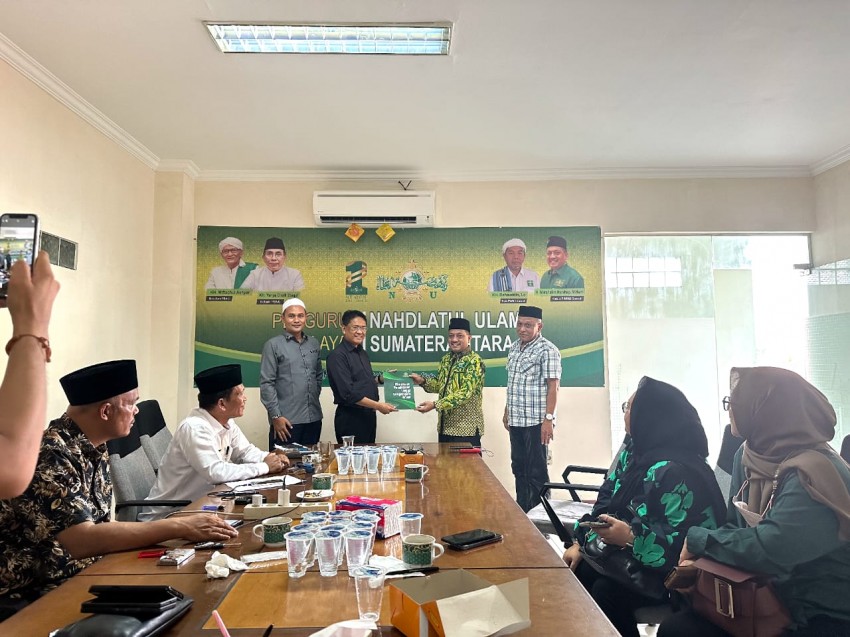 Ketua PWNU Sumut Serahkan SK Prodi Baru Universitas Nahdlatul Ulama Sumut