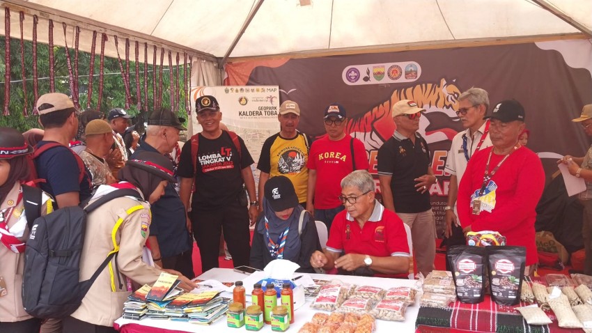 Ka.Kwarda Gerakan Pramuka Sumut Kunjungi Stand Pameran Raimuna Nasional di Cibubur