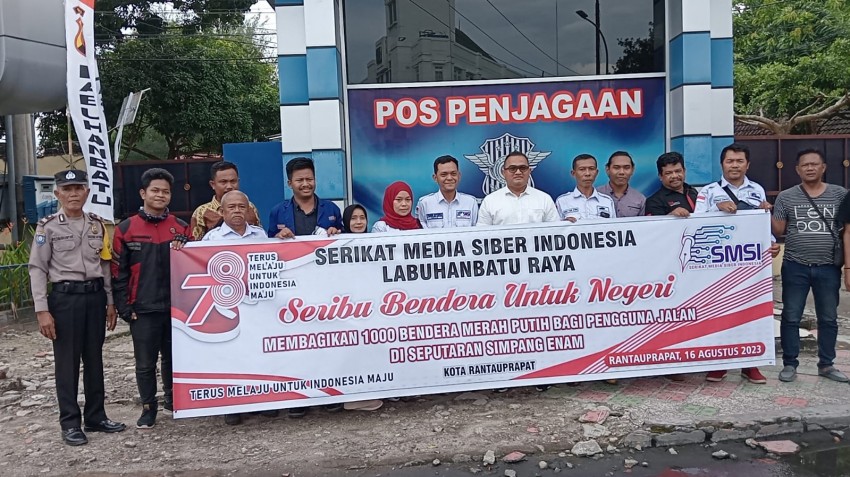 SMSI Labuhanbatu Raya Bagikan 1000 Bendera Merah Putih