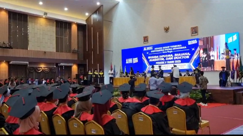 UNPRI Wisuda dan Pemberian Gelar Doktor Kehormatan Dua Tokoh