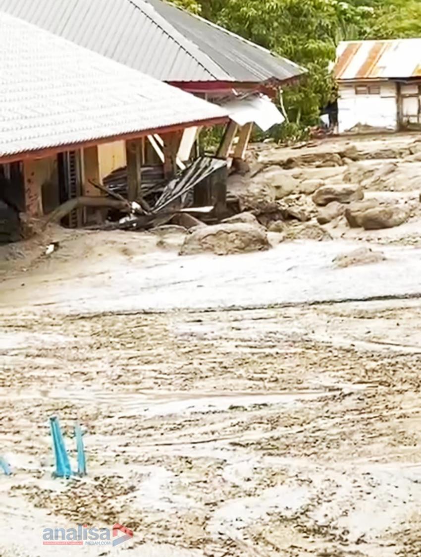 SMP Negeri 2 Harian Samosir, Rusak Dihantam Lumpur, Sekolah Berubah Menjadi Aliran Sungai