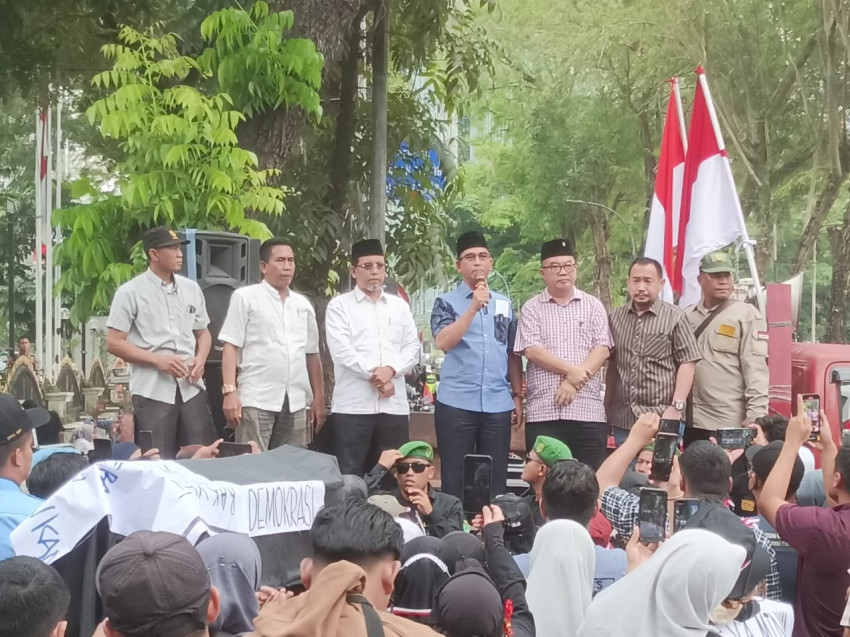 Gerakan Rakyat  Sumatera Utara Tuntut Lengserkan Jokowi