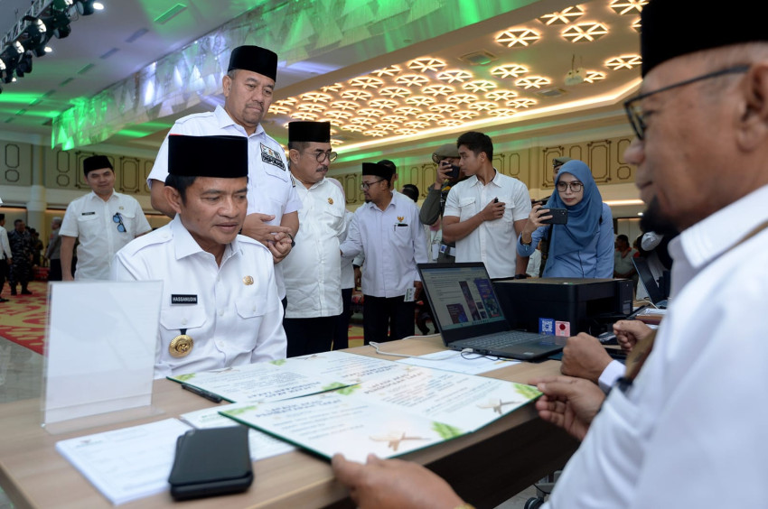 Serahkan Zakat ASN Pemprov Sumut Rp 6 Miliar, Pj Gubernur Ajak Masyarakat Senantiasa Berzakat