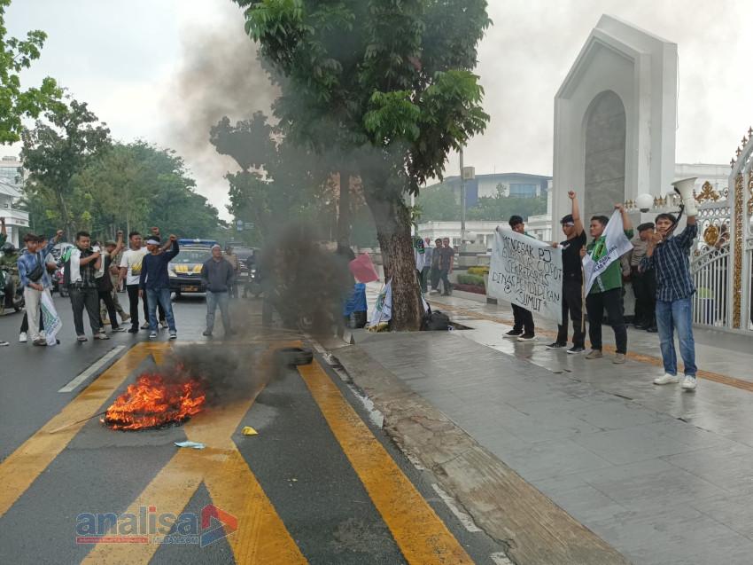 Dihari Pendidikan Nasional, Mahasiswa Tuntut Copot Jabatan Sekretaris Dinas Pendidikan Sumut