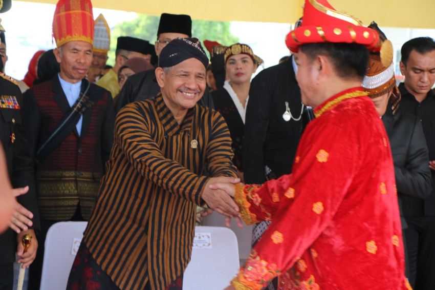 Pakai Baju Adat Jawa Saat Harlah Pancasila Ketua DPRD Sumut : Persatuan Itu Mutlak
