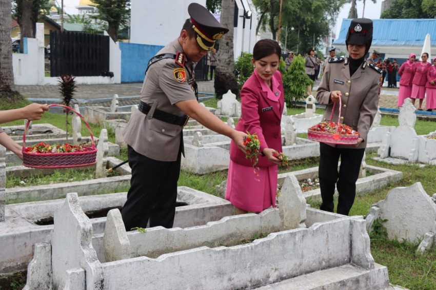 Kapolresta Deliserdang Ziarah ke Makam Pahlawan
