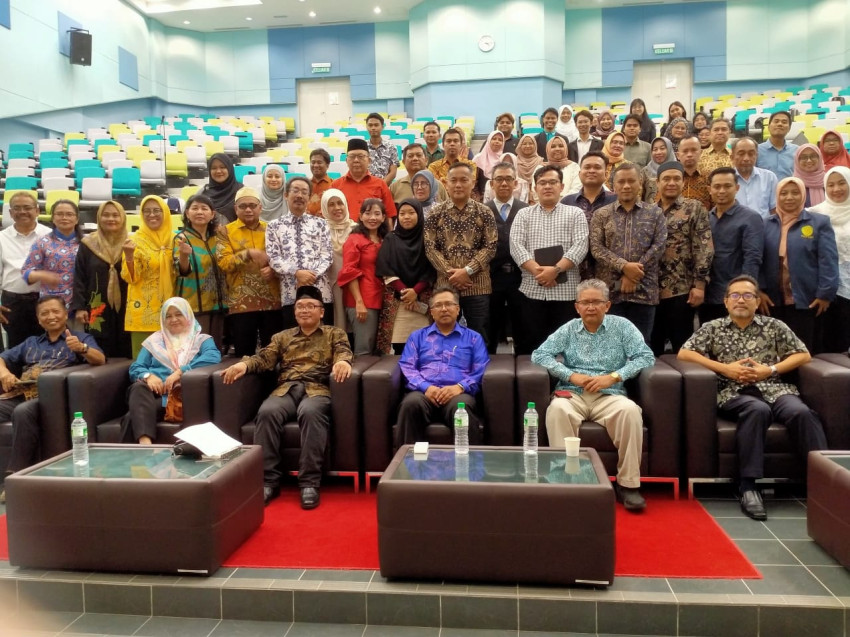 Universiti Utara Malaysia Bersama UCHPOLM USU Sukses Gelar Seminar Internasional Politik Malaysia - Indonesia
