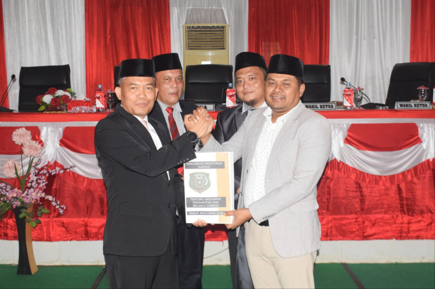 Sekda Sampai Nota Pengantar KUA PPAS R.APBD Tahun 2025 ke DPRD Palas