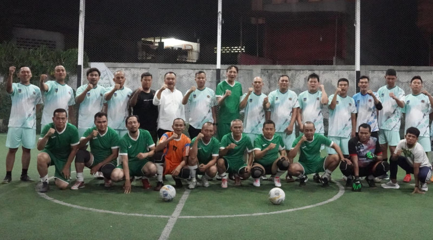 Tim Futsal PWI Uji Coba dengan Pemko Tebingtinggi, Pj Walikota Dukung Raih Medali