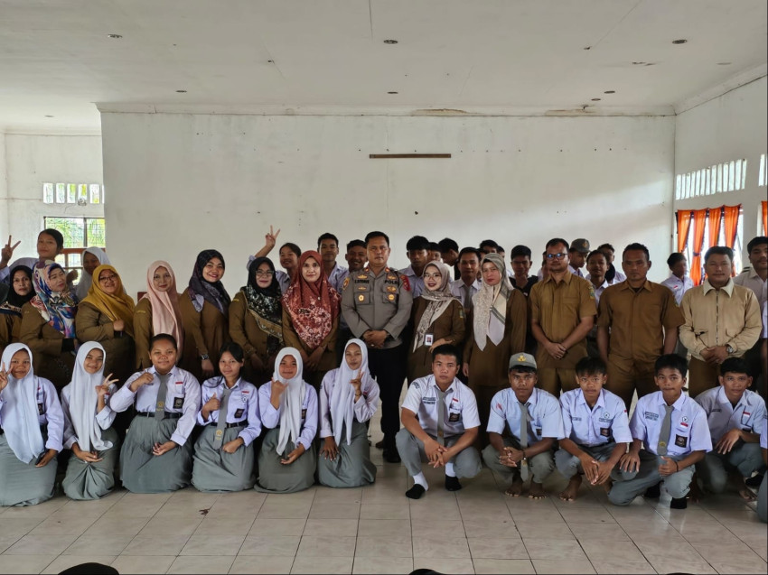 Pentingnya Jaga Persatuan, Kapolsek Barumun Tengah Penyuluhan di SMK N 1 Huristak