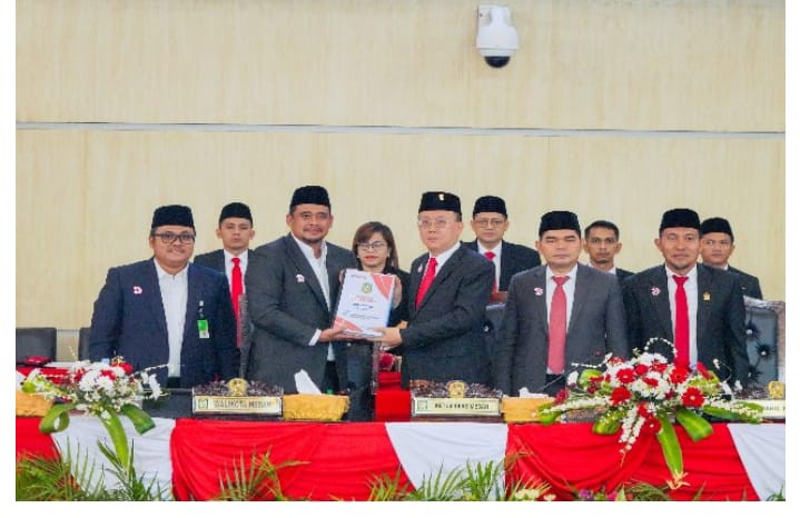 Walikota Medan Sampaikan R APBD ke DPRD