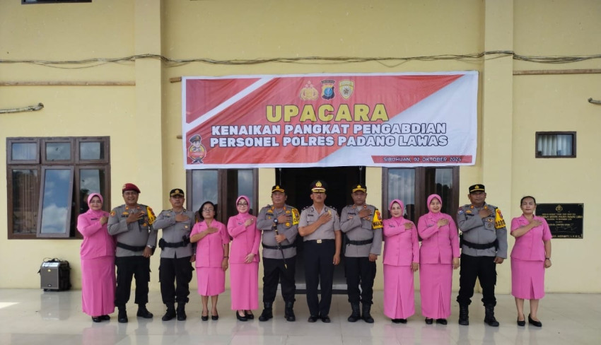 Kapolres Pimpin Upacara Kenaikan Pangkat Pengabdian PJU Polres Palas