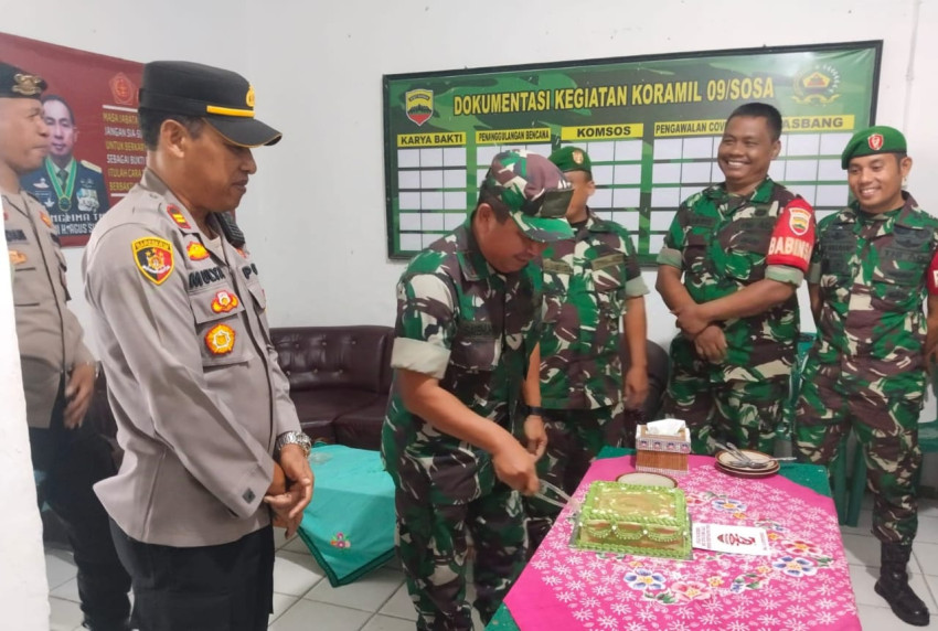Kapolsek Sosa &lsquo;Serbu&rsquo; Markas Koramil 09 Sosa di HUT TNI