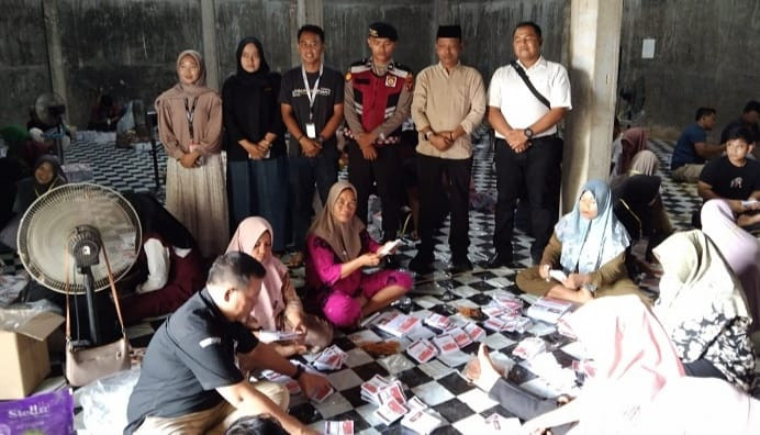 Puluhan Masyarakat Direkrut Pelipatan Surat Suara Pilkada, Diawasi Bawaslu dan Polres Palas