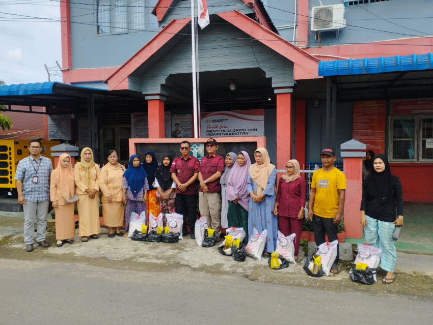 Rutan Sibuhuan Salurkan Bansos untuk Keluarga Warga Binaan Kurang Mampu