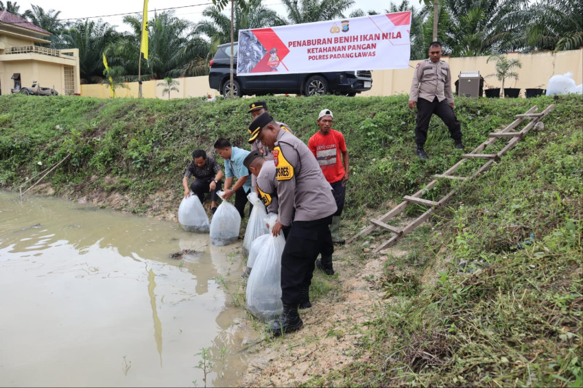 Dukung Program Ketapang, Polres Palas Tabur Benih Ikan Nila