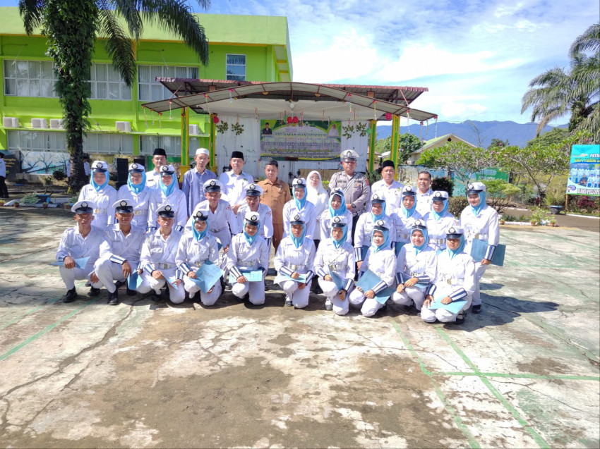 MAN 1 Palas Plus Keterampilan dan Riset Gelar Pelantikan Anggota UKS dan PKS