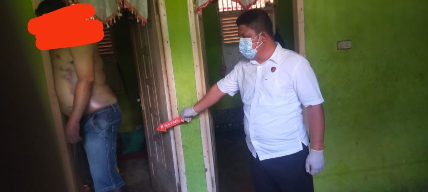 Pria Gantung Diri di Palang Pintu Kamar Rumah