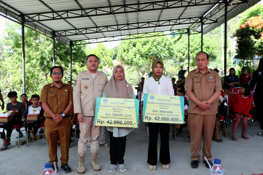 Bupati Pakpak Bharat Salurkan Bantuan Sosial Bagi Anak Yatim dan Terlantar