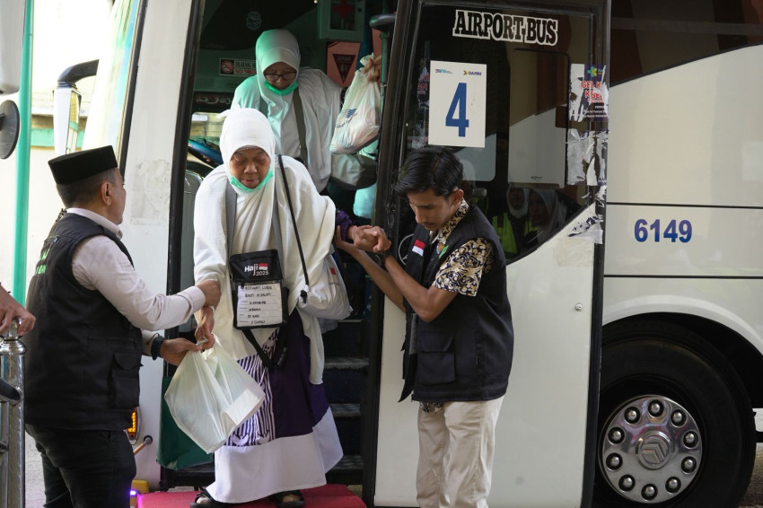 3.943 Jemaah Haji Sumut Telah Kembali, Kloter 11 Tiba di Debarkasi Medan
