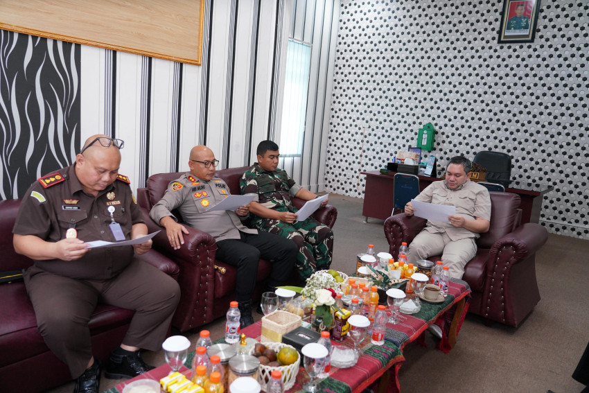 Bupati Pakpak Bharat Pimpin Rapat Forkopimda