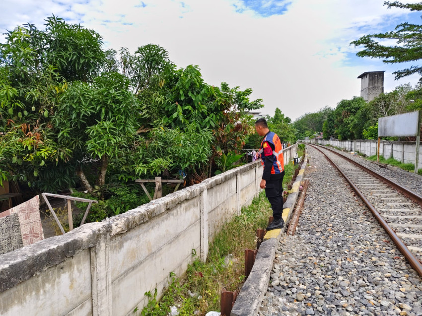 KAI Sumut Kejar Pelaku Pelemparan terhadap KA di Asahan, Asisten Masinis Alami Luka