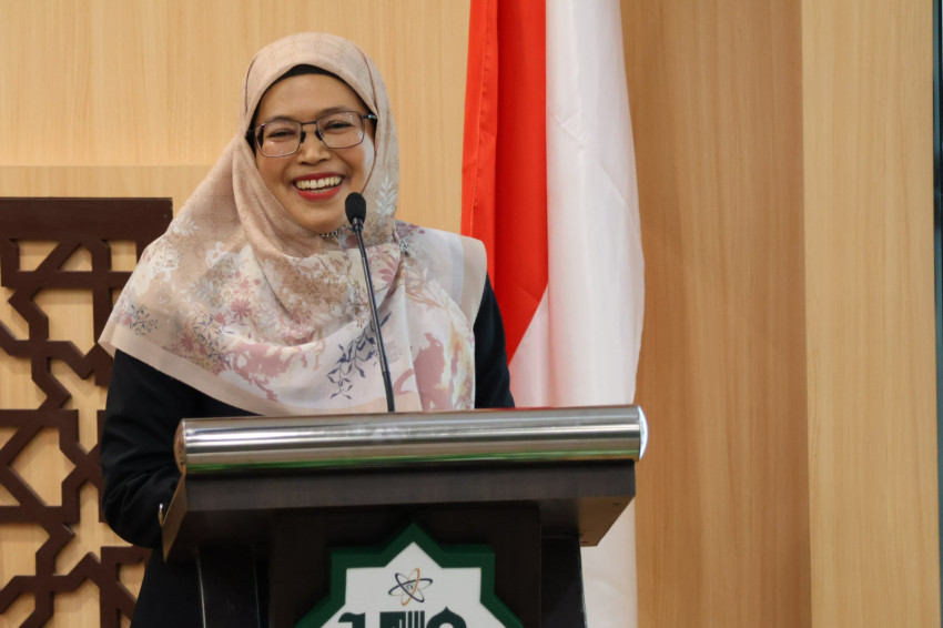 Cahaya dari Pesantren: Menanam Cinta Ilahi, Menuai Peradaban Dunia