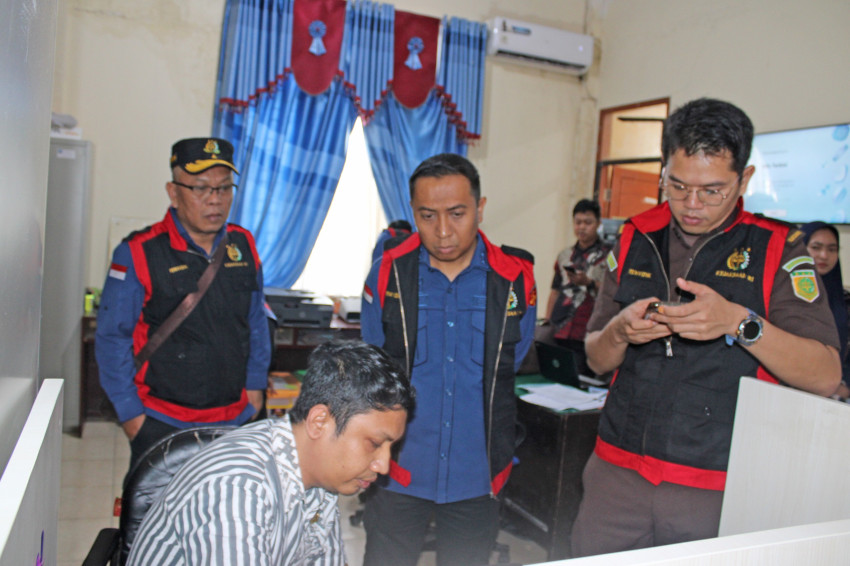 Kejati Sumut Geledah Dua Kantor di Tebing Tinggi, Usut Dugaan Korupsi Pengadaan Smartboard SMP Negeri