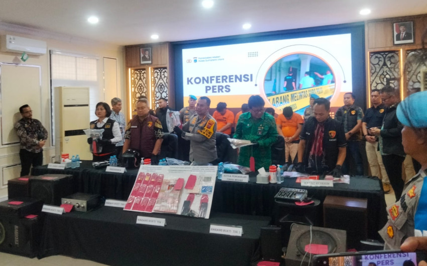 Polisi Ringkus Empat Tersangka Kasus Pembakaran Rumah Hakim