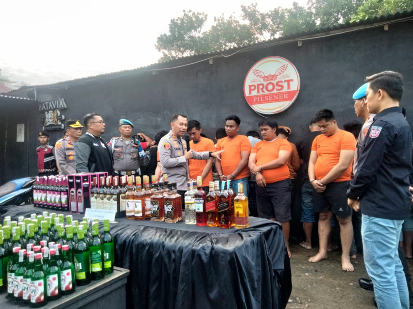 Polrestabes Medan Bongkar Jaringan Narkotika di Cafe Terbul, Lima Karyawan Jadi Tersangka