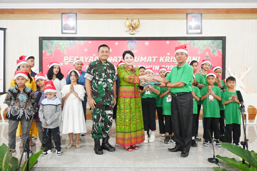 Panglima Kosek I Rayakan Natal 2025 dengan Berbagi Kasih kepada Anak Panti Asuhan