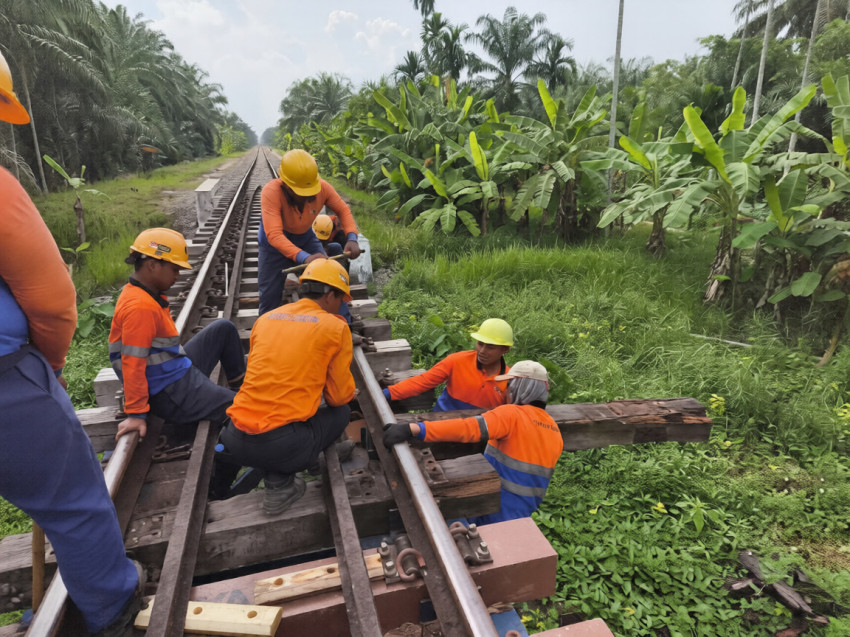 Jamin Keamanan Mudik 2026, KAI Divre I Sumut Tuntaskan Pemasangan 2.293 Bantalan Sintetis di 48 Jembatan
