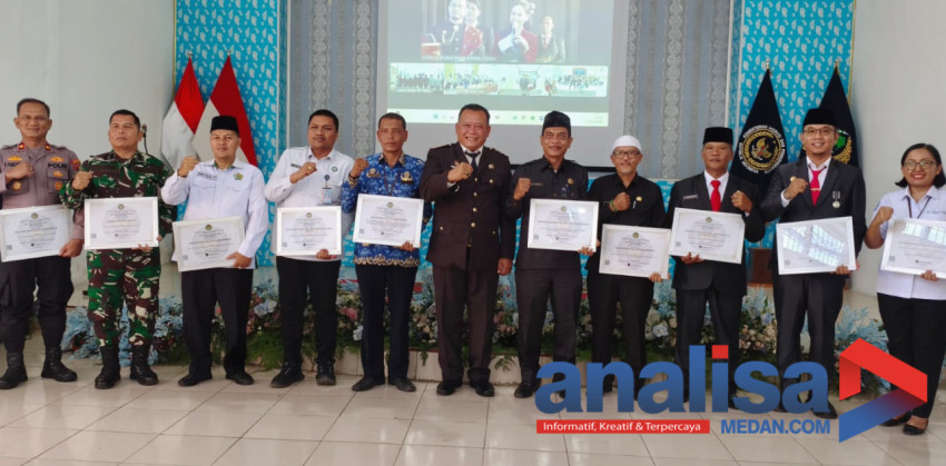 HBP Ke-62, Kalapas Padangsidimpuan Serahkan Penghargaan Mitra Kerja dan Tokoh Terbaik dalam Rangkaian Tasyakuran